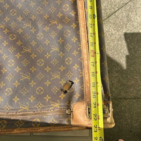Louis Vuitton Vintage Luggage *Initials N.L.S.* 23x19x8 Saks Fifth Ave Tag - Picture 15 of 17